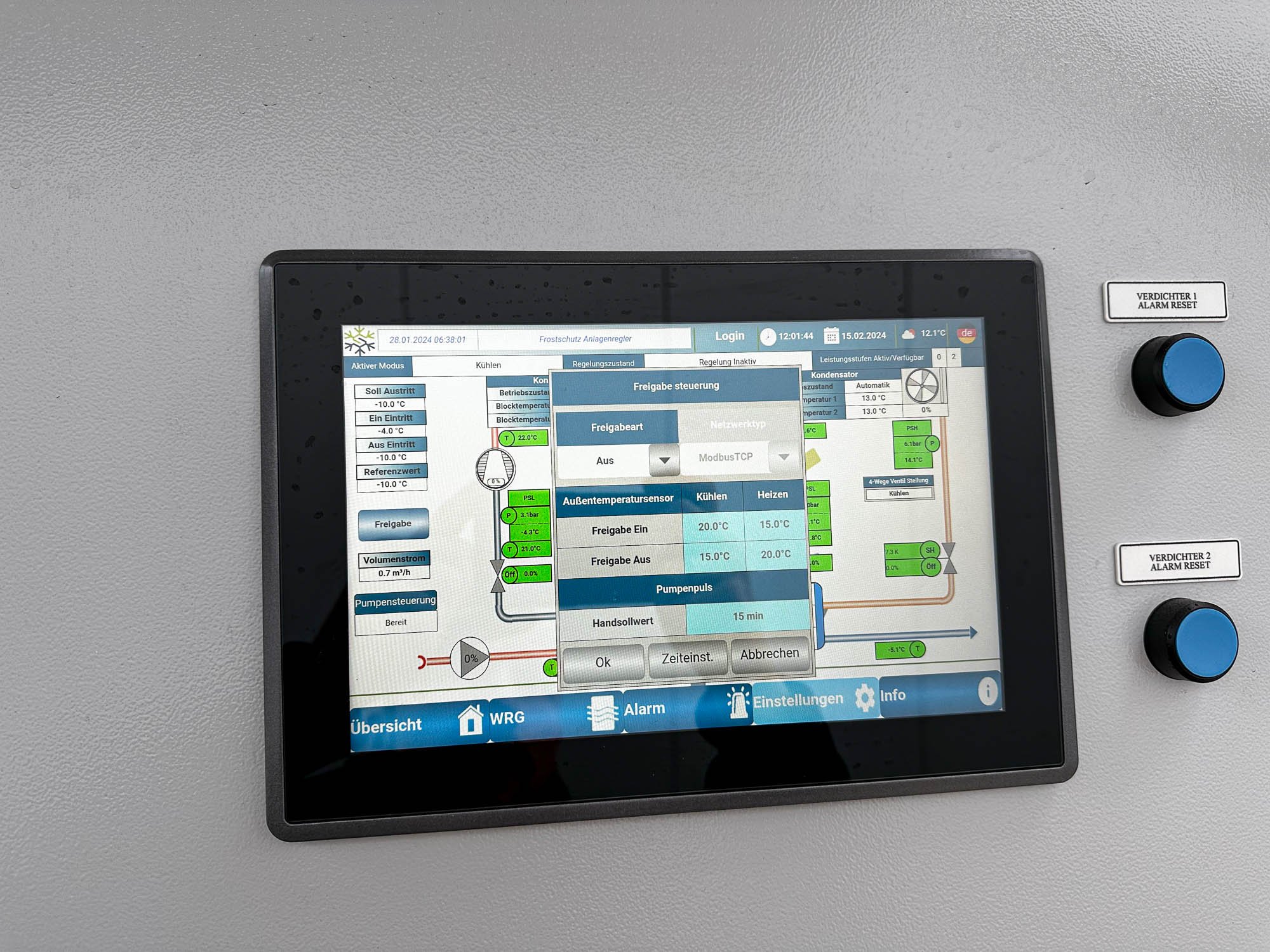 Touchpanel der Mess-, Steuer- und Regeltechnik der Kälteanlage